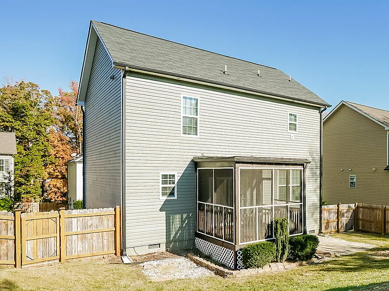 332 Chamberlain Dr — Photo 17