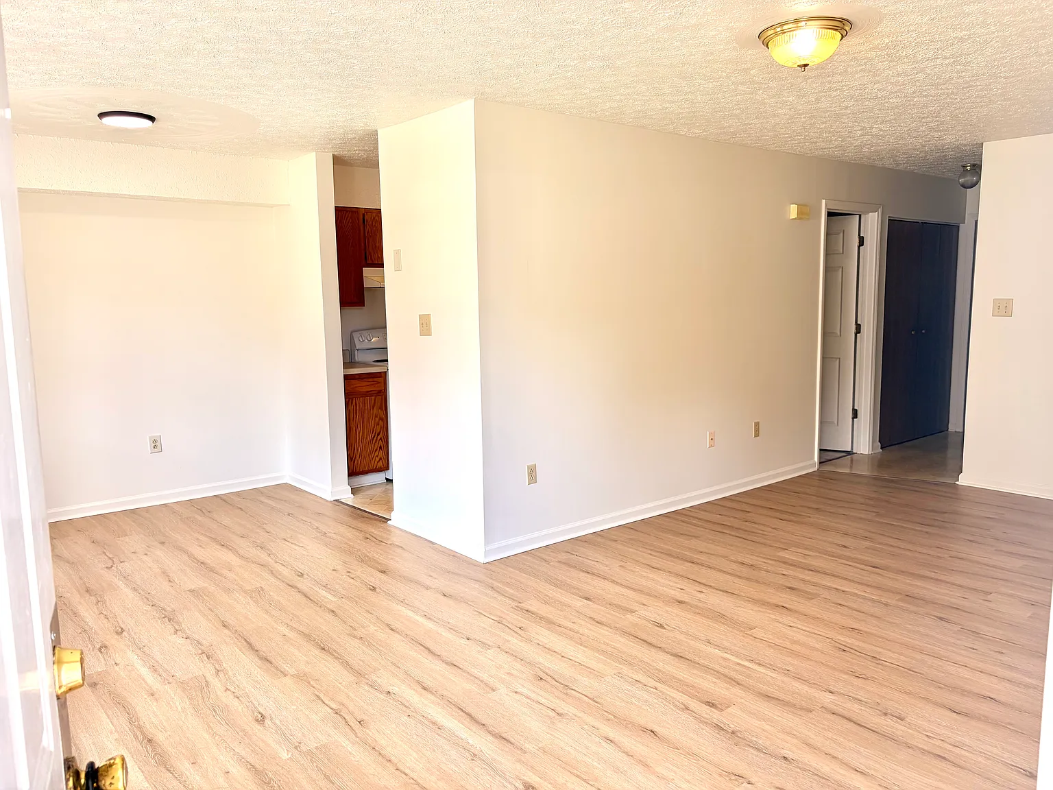 2 bed, $925 — Photo 2