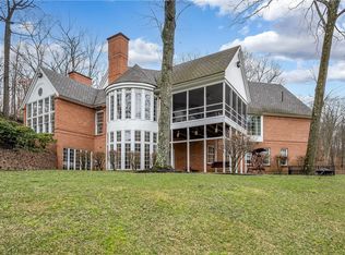 300 Lakewood Dr, Butler, PA