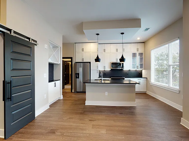 2550 Blackmon Dr — Photo 8