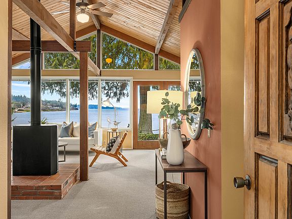 Upon entry you're welcomed with stunning views of the water.