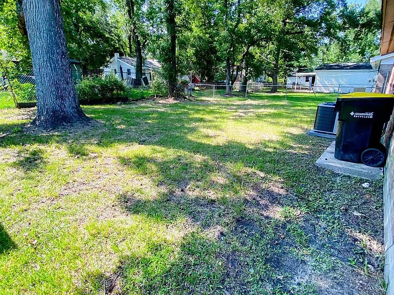 1016 Carroll St — Photo 15