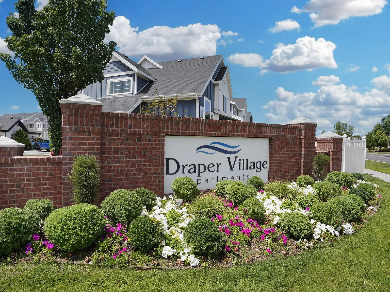 Draper Village Apartments — Photo 1