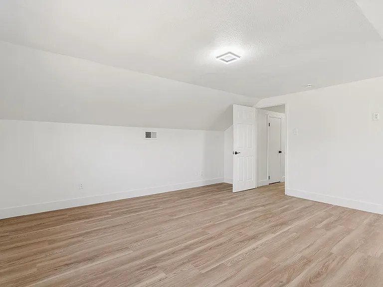 3716 Ovid Ave — Photo 18