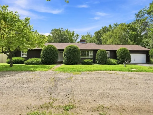 261 Bay Rd, Hadley, MA 01035