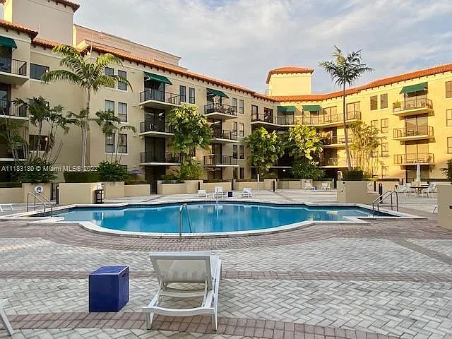 2 bed, 1200 sqft, $4,000 — Photo 2