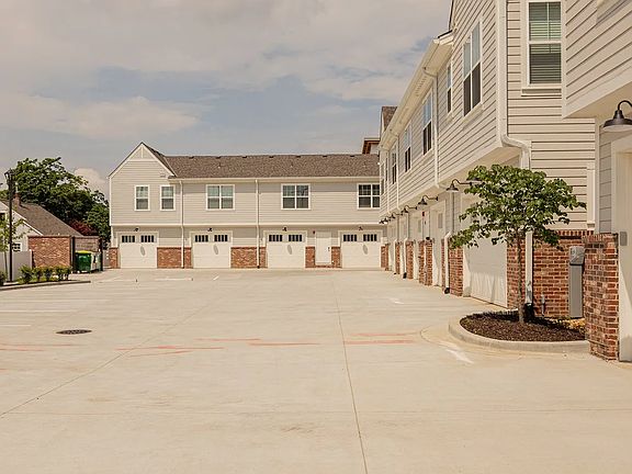 2nd image of 5819 Nall Ave #5403