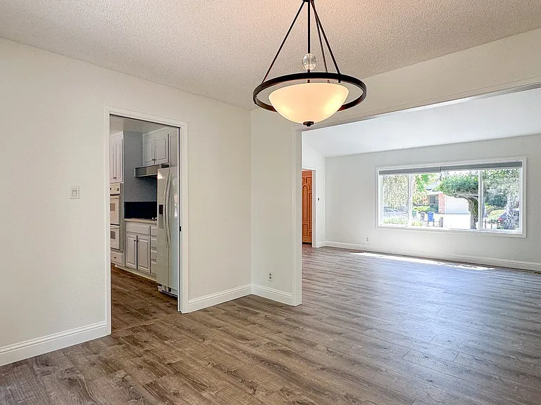 1791 Grace Ave — Photo 3