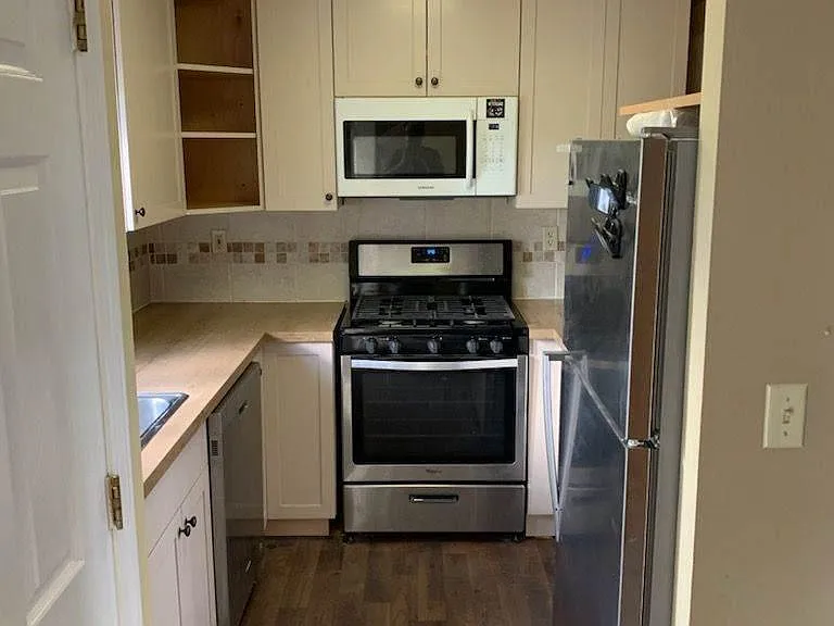 825 John Fitch Hwy #4 — Photo 3