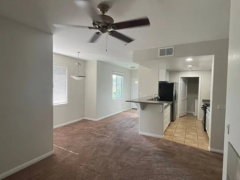 13045 Evening Creek Dr #43 — Photo 11