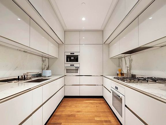 3rd image of 53 W 53rd St APT 25F