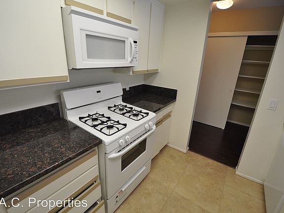 4th image of 3960 Carpenter Ave APT 204