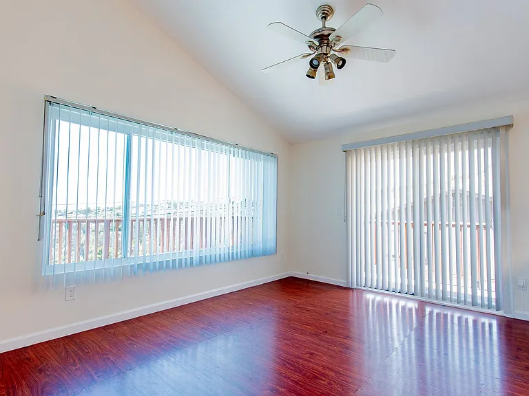 1319 Grand Ave — Photo 4
