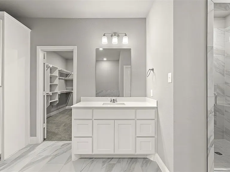 Community Dr — Photo 17