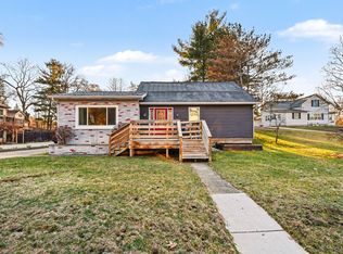 548 Hall St, Ionia, MI 48846