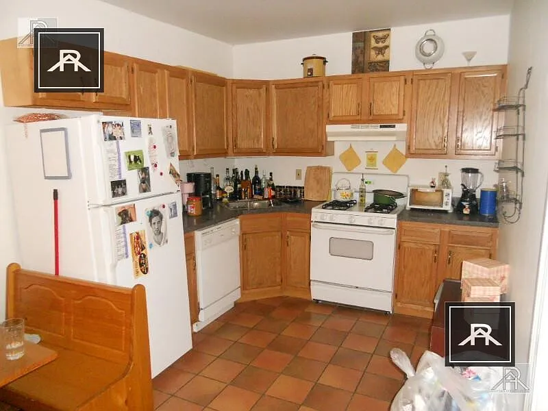 Building Photo - 25 Egremont Rd #4