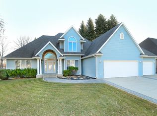 1501 S 38th St, Grand Forks, ND 58201