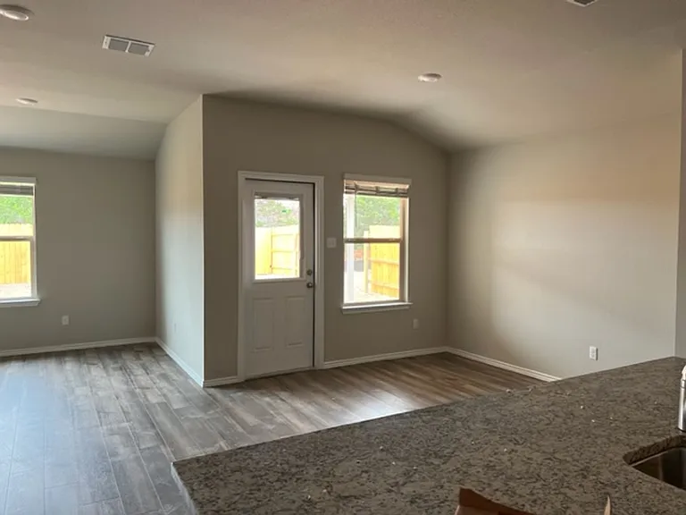 6917 Guadalupe Rd — Photo 4