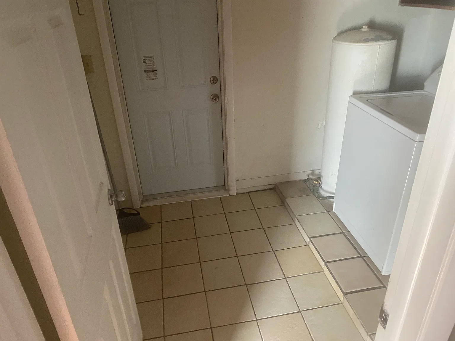3 bed, 1700 sqft, $2,300 — Photo 2