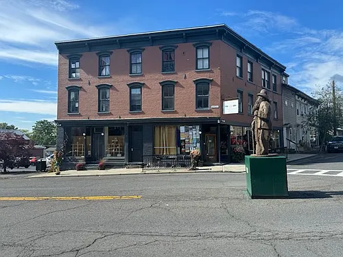 473 Main St #1 Photo 1