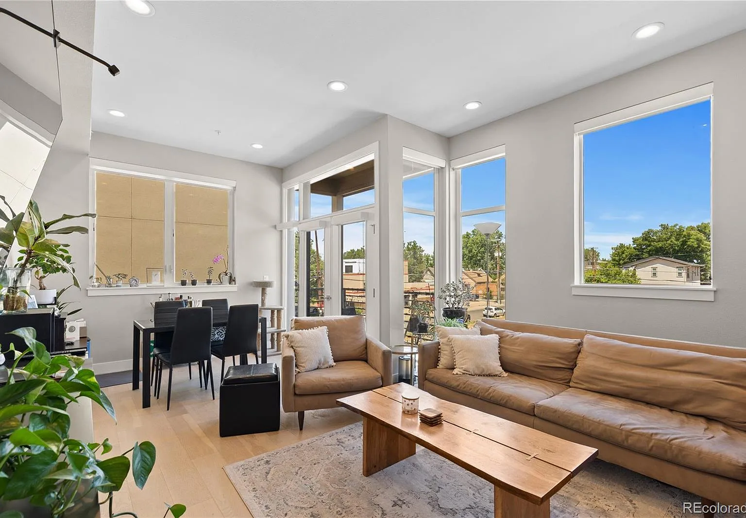 2 bed, 1649 sqft, $4,200 — Photo 2