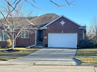 7524 Phares Dr, Lincoln, NE 68516