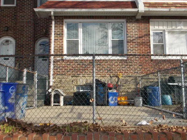 7147 Cottage St, Philadelphia, PA 19135