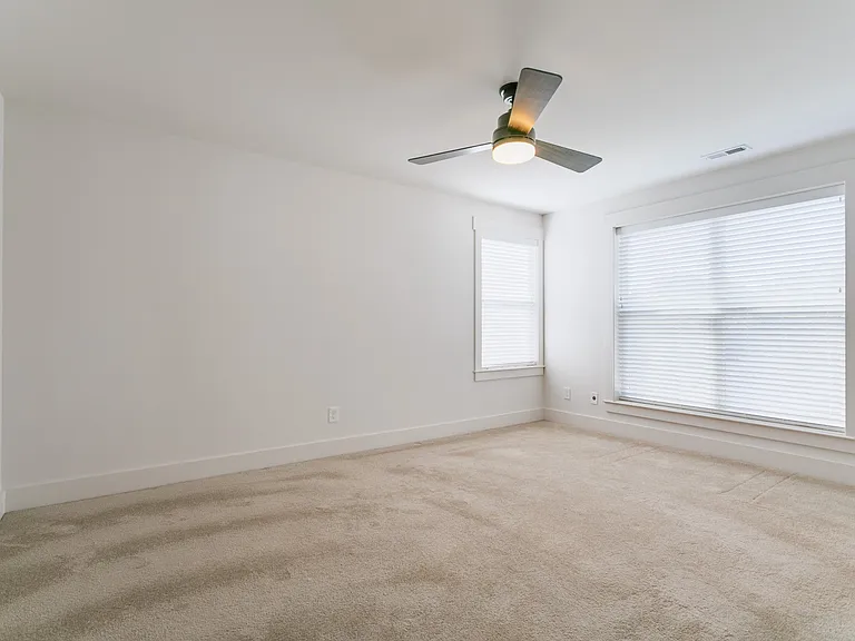 3221B Lincoln Ave — Photo 29