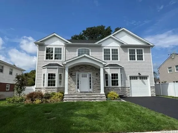 24 Patricia Lane, Syosset, NY 11791