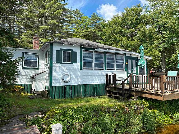 3rd image of 460 Crystal Lake Road