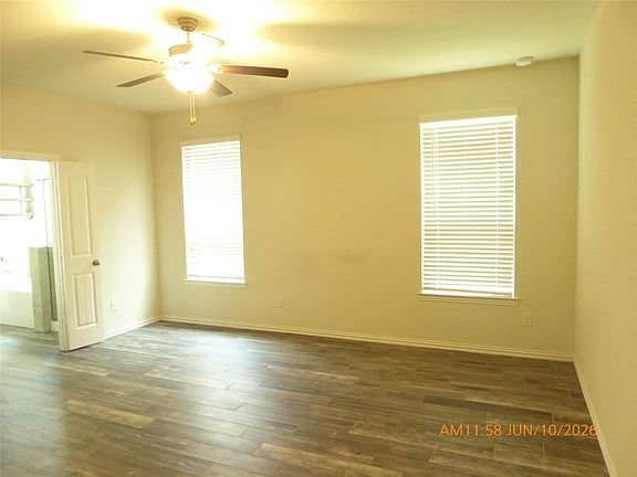 3rd image of 6319 Shadowbrook Hollow Trl