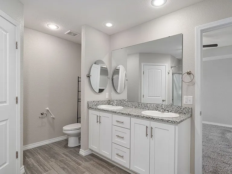 2414 E Mission St — Photo 16