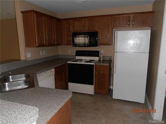 4th image of 22209 Chesapeake Cir
