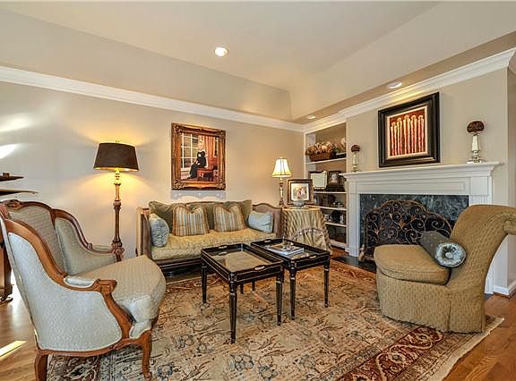 3rd image of 402 Sunnyside Dr
