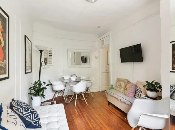 236 East 78th Street 4C image 2 of 5