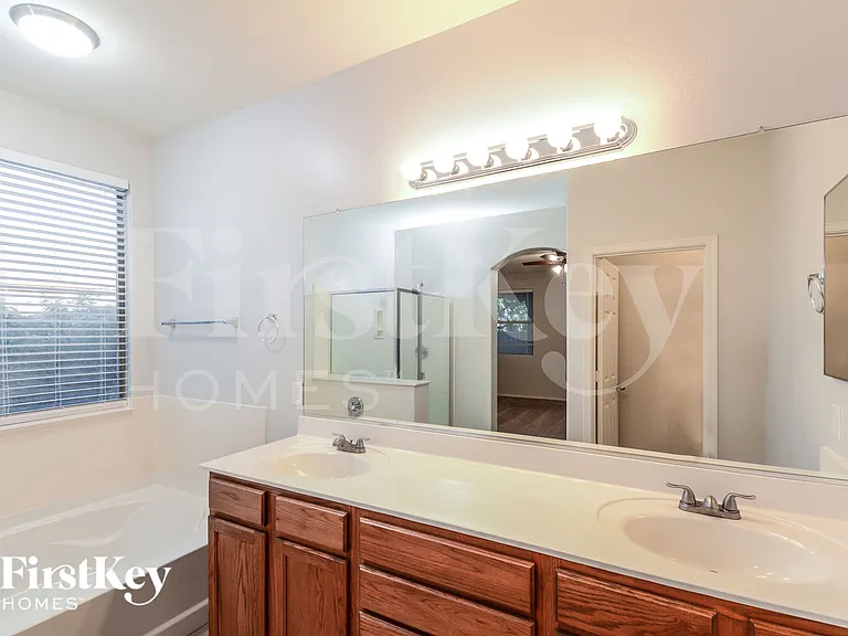 13876 N 141st Ln — Photo 11