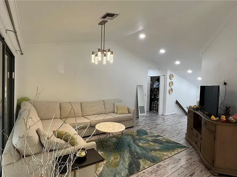 5580 Coach House Cir #F — Photo 5