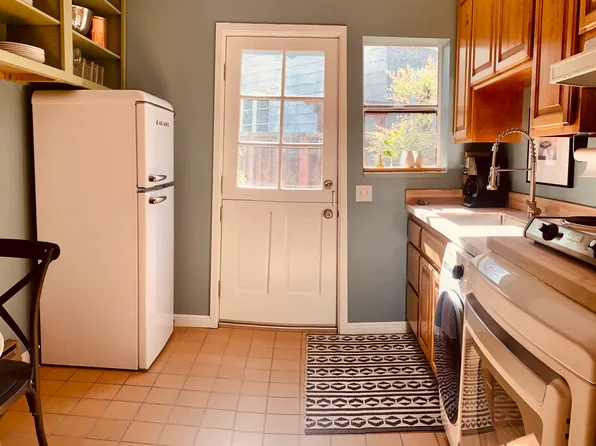1374 Glen Dr #B, San Leandro, CA 94577