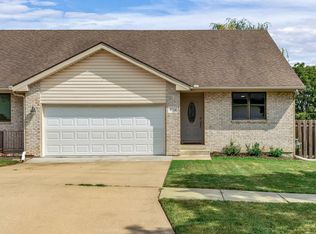 3714 SW Moundview Ct, Topeka, KS 66610