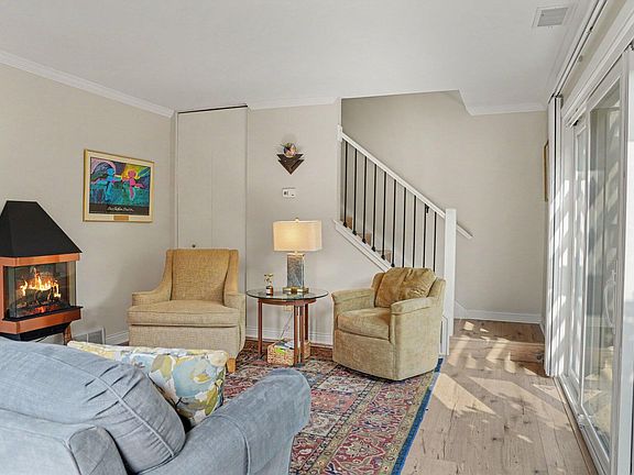 5th image of 3814 Greenleaf Cir