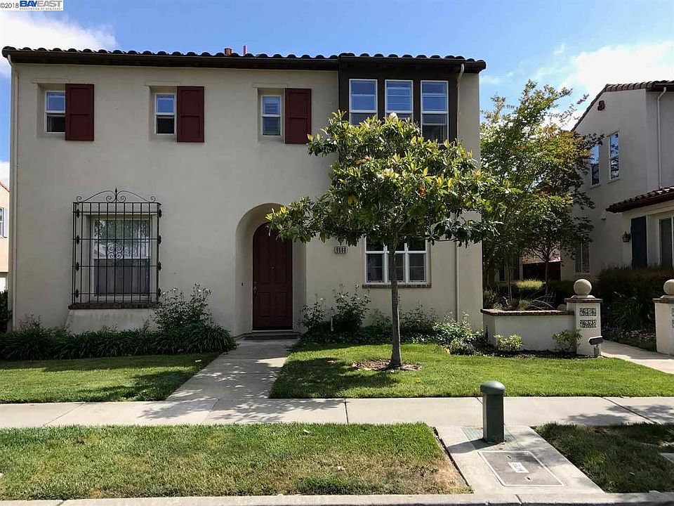 2nd image of 9660 Camassia Way