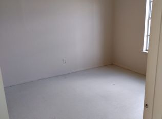 305 E Reagan Rd #D, Beeville, TX 78102