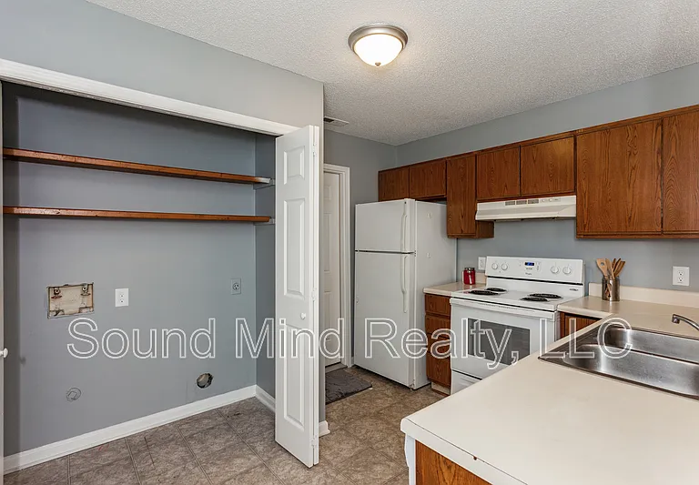 2809 Ferret Ct — Photo 8
