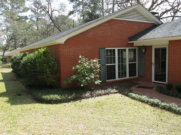 3rd image of 1904 Sheffield Dr