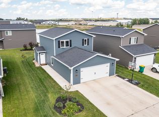 3816 24th St SE, Mandan, ND 58554