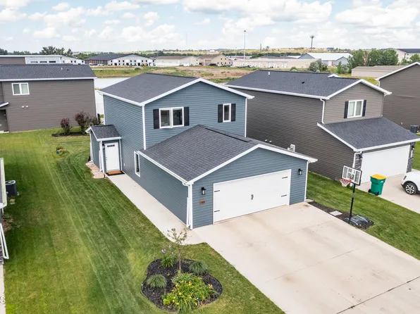 3816 24th St SE, Mandan, ND 58554