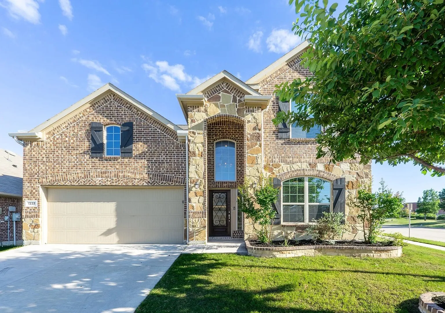 Room in 4 Bedroom Home in Haslet — Photo 1