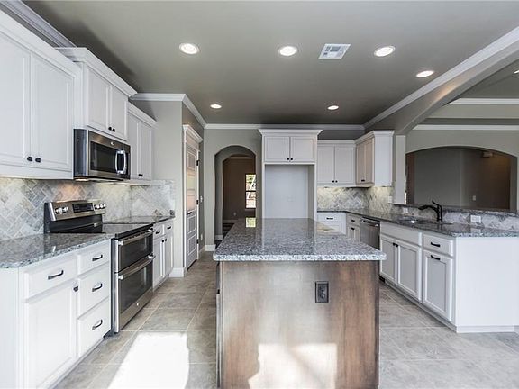 2nd image of 15550 Arbor Meadows Ln