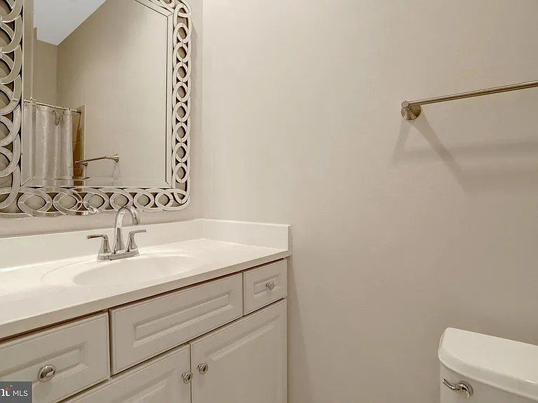 422 Pendleton St — Photo 30