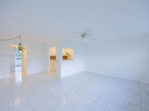 4th image of 303 Preston E #303-H